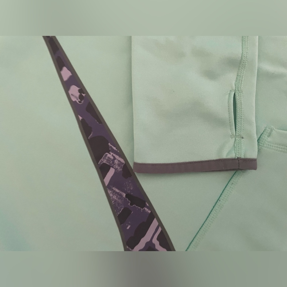 Nike teal Hoodie with thumb holes and funnel neck - Picture 2 of 6